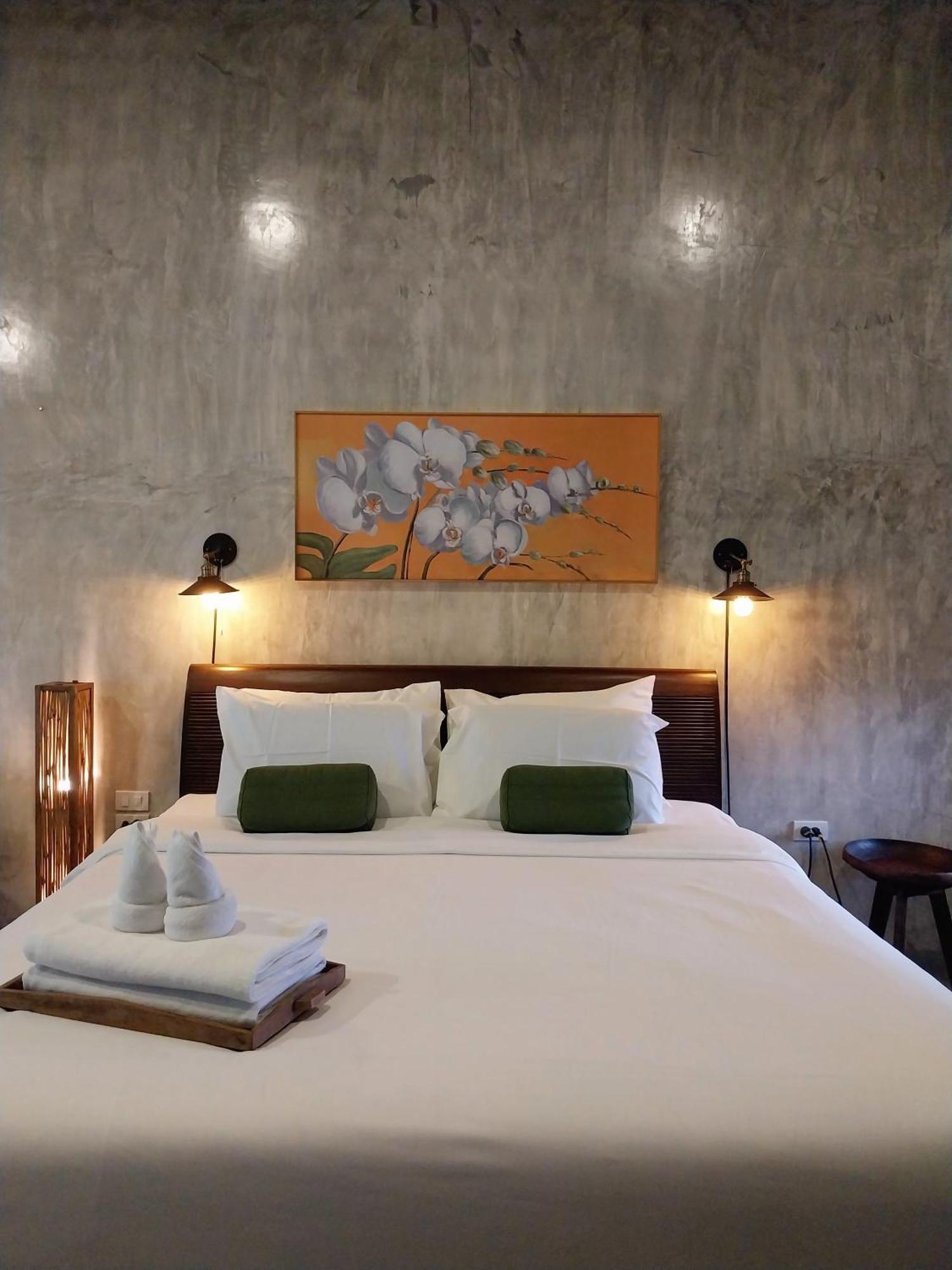 Arun Rawee อรุณ รวี Hotel Csiangmaj Kültér fotó